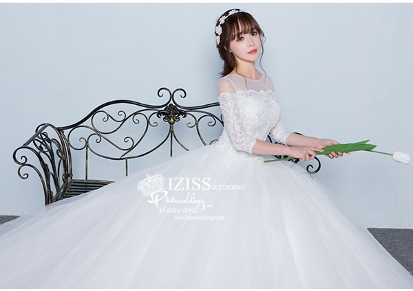 BR321 **พร้อมส่งแบบหางยาวค่ะ**ชุดแต่งงาน&ชุดเจ้าสาวแบบยาวสีขาวเกรดพรีเมี่ยม หรูหราน่ารัก สวยโดดเด่นไม่ซ้ำใคร