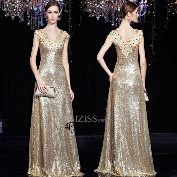 T001 **พรีออเดอร์เดรสชุดเลื่อมสีทอง สีดำ**ชุดราตรียาวเลื่อมสีทอง สีดำทั้ง แขนกุด เล่นดีเทลช่วงคอและอกแต่งผ้าลูกไม้ลายดอกกุหลาบผสมเพชร เข้ารูป สวยงามหรูหราไฮโซมากๆ ค่ะ