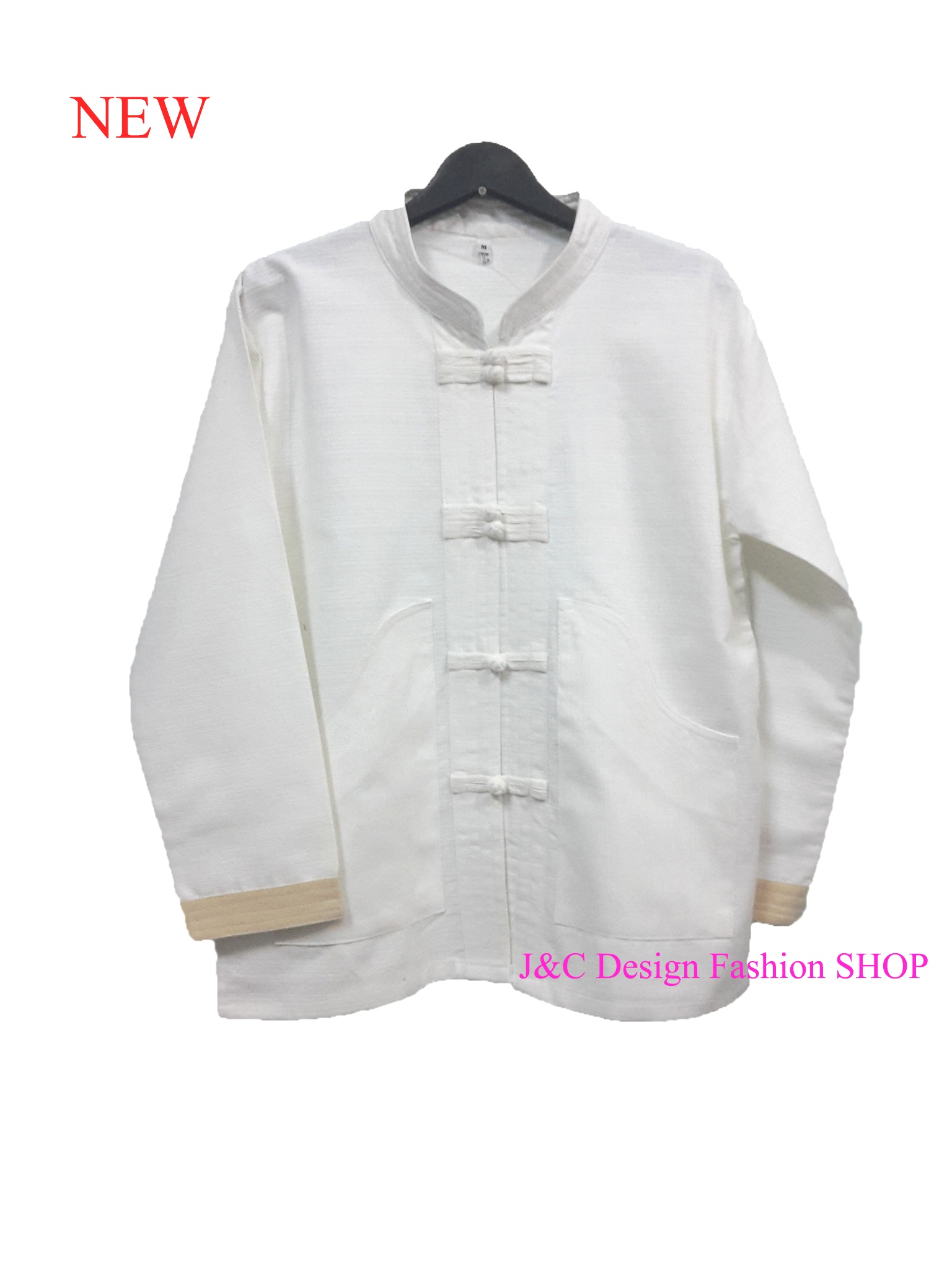 เสื้อผ้าไทยชายแขนยาวสีขาว เสื้อผ้าฝ้ายชายแต่งกระดุ้มปั้นแต่งขลิบสีครีม เสื้อผ้าพื้นเมืองชายวัยรุ่นกระเป๋าเว้า