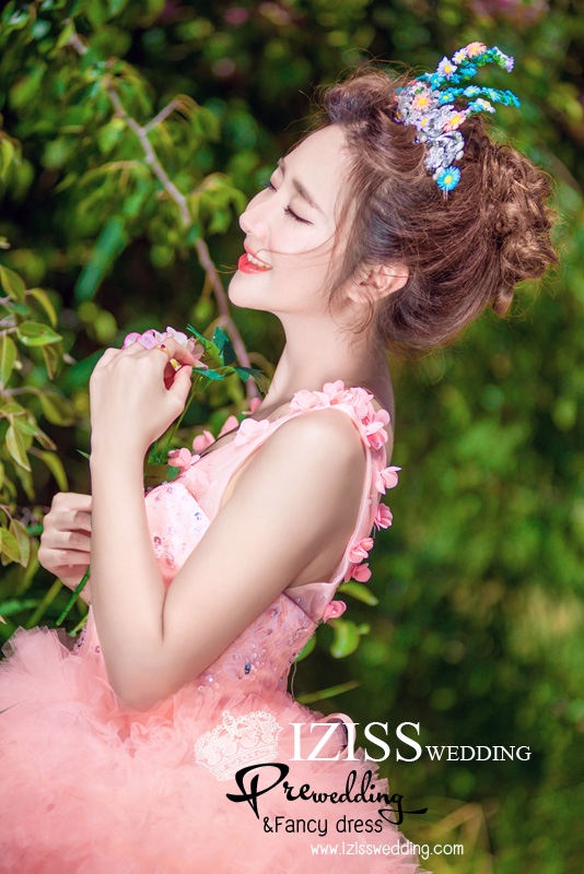 PW311 - **พรีออเดอร์ค่ะ** ชุดคู่ถ่ายพรีเวดดิ้ง (prewedding dress) & ชุดแต่งงานแฟนซี (Fancy wedding dress)ชายหญิง "ธีมสีส้มอมชมพู+ฟ้า"