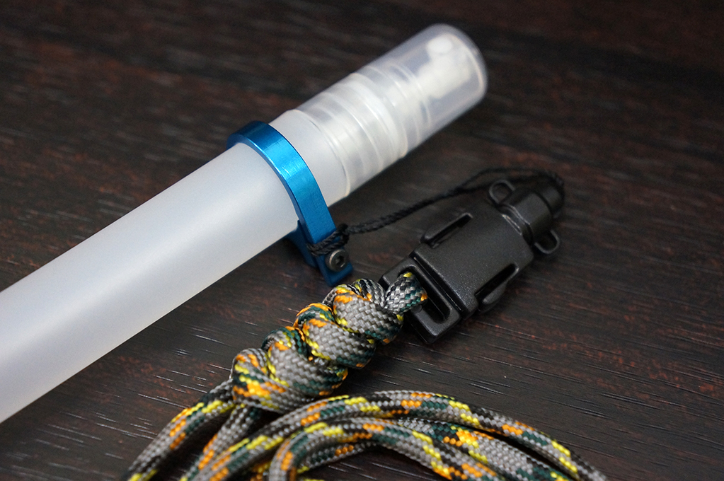 ลายใหม่ สายคล้องคอเชือก Paracord 550 พร้อมตัวแขวนCNC กับ ขวดสเปรย์ ขนาดพกพา 10ml