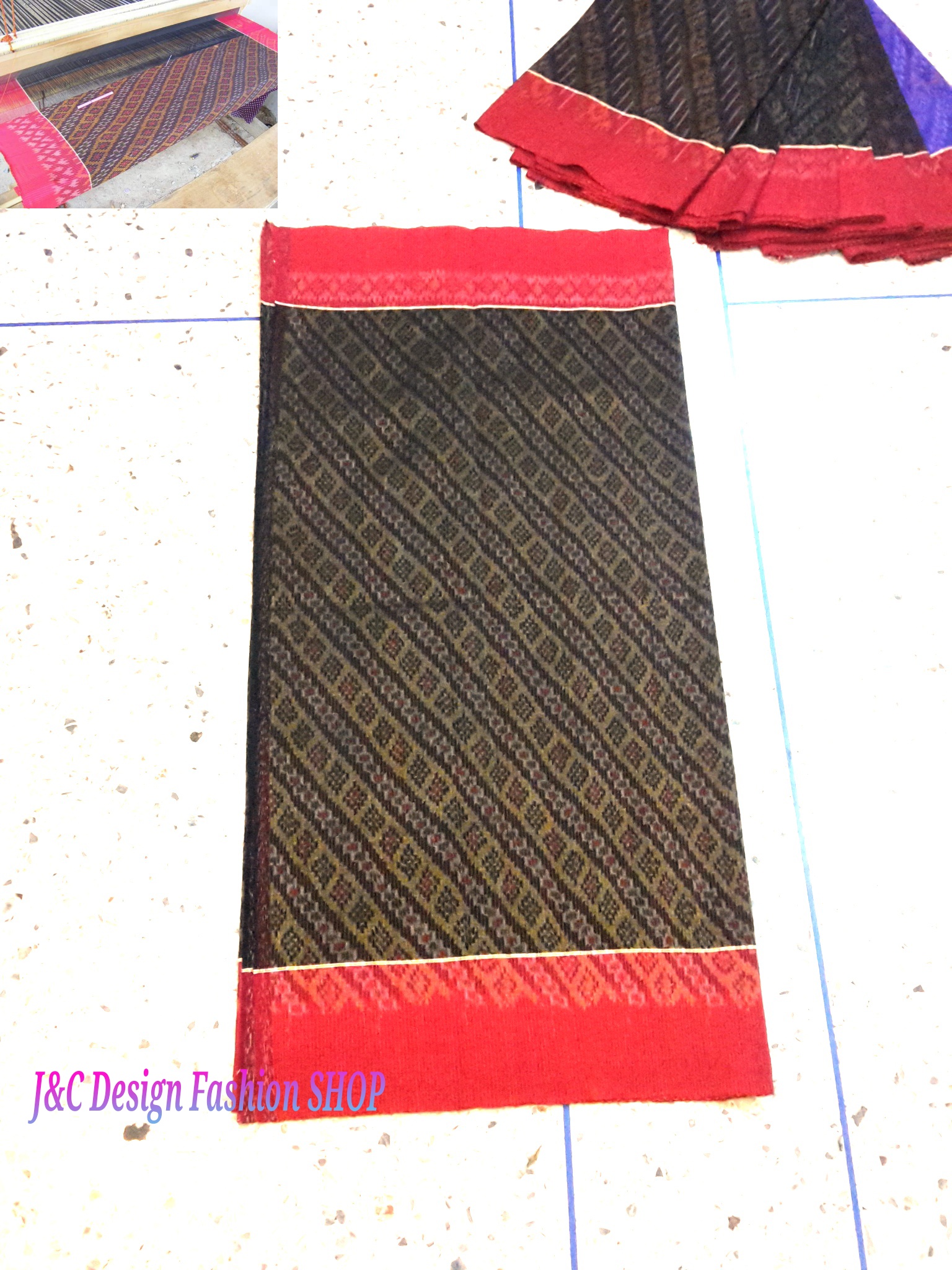 ผ้าซิ่นมัดหมี่ตีนแดง ผ้าซิ่นตีนแดง ผ้าถุงฝ้ายมัดหมี่ตีนแดง ผ้าทอพื้นเมืองบุรีรัมย์ ลายขอนาคเล็กเฉียง อัปสรา 2 เมตร