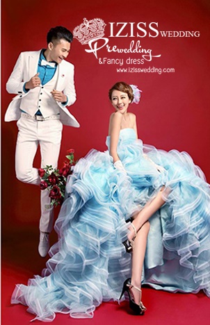 PW259- **พรีออเดอร์เฉพาะชุดผู้หญิง** ชุดคู่ถ่ายพรีเวดดิ้ง (prewedding dress) & ชุดแต่งงานแฟนซี (Fancy wedding dress)ชายหญิง "ธีมสีฟ้าขาว"