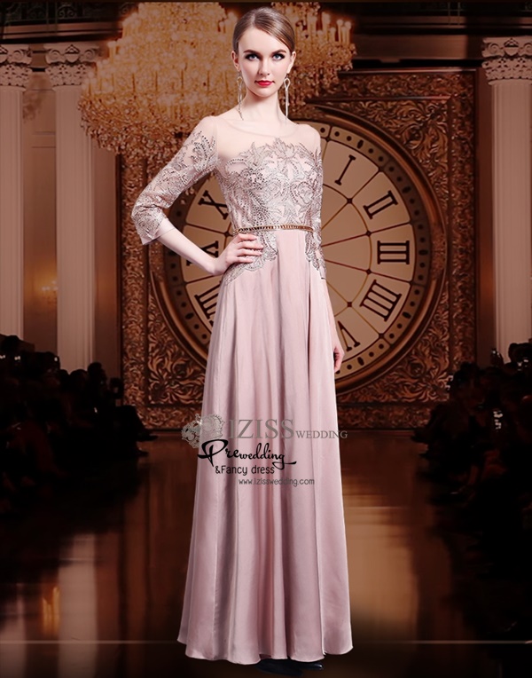 T014**พรีออเดอร์เดรสสีชมพู สีส้ม สีม่วง สีแดง สีเทา**ชุดราตรียาวสีชมพูทั้งชุด แขนสั้น เล่นดีเทลซีทรูช่วงอกและแขน ตกแต่งเพชรเรียงเป็นรูปดอกไม้ แถบเพชรสี่เหลี่ยมตกแต่งเป็นเข็มขัดสวยหรู ตัดต่อกระโปรงผ้าสีพื้นทรงปล่อย ใส่สบาย งานเกรดพรีเมี่ยม ไฮโซมากๆ ค่ะ