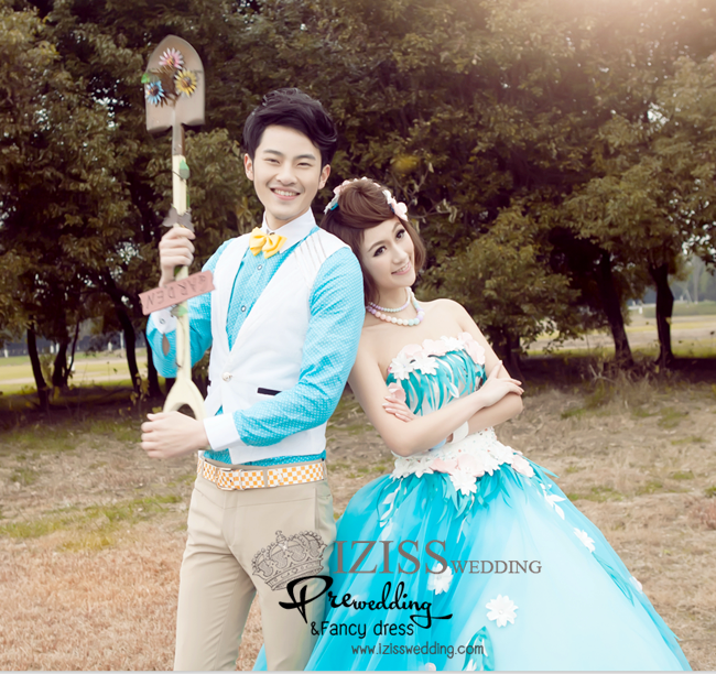 PW036 - **เลิกผลิตค่ะ** ชุดคู่ถ่ายพรีเวดดิ้ง (prewedding dress) & ชุดแต่งงานแฟนซี (Fancy wedding dress)ชายหญิง "ธีมสีฟ้า-ขาว"