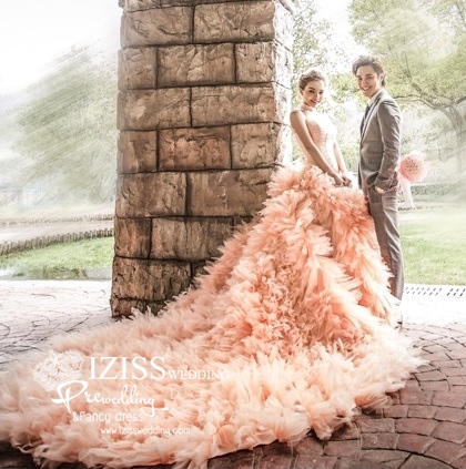 PW252 - **พร้อมส่งทั้งเซ็ท** ชุดคู่ถ่ายพรีเวดดิ้ง (prewedding dress) & ชุดแต่งงานแฟนซี (Fancy wedding dress)ชายหญิง "ธีมสีส้ม"