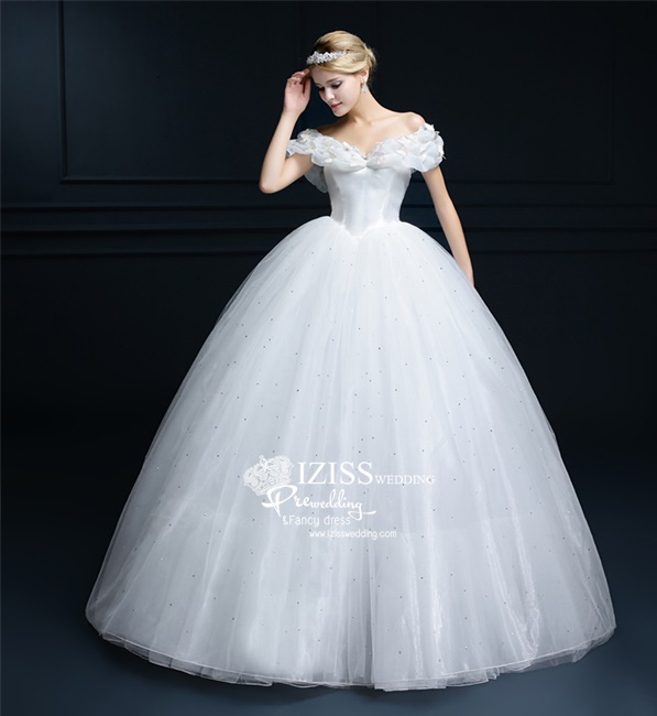 PW356 - **พรีออเดอร์สีขาวค่ะ** ชุดคู่ถ่ายพรีเวดดิ้ง (prewedding dress) & ชุดแต่งงานแฟนซี (Fancy wedding dress)ชายหญิง "ธีมสีเจ้าหญิงสีน้ำเงิน-เจ้าชายชุดสีขาวฟ้า"