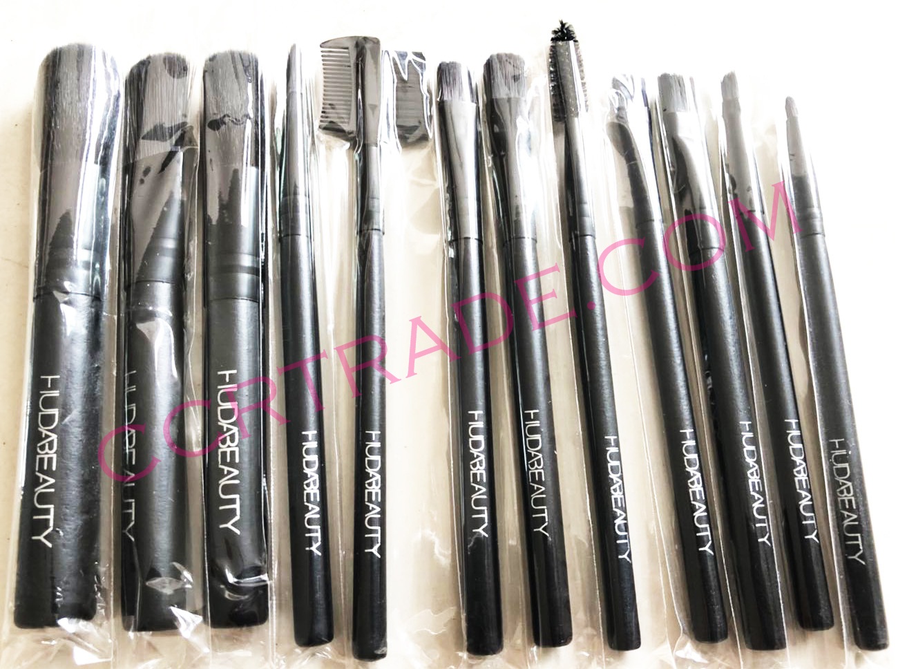 ชุดแปรงแต่งหน้าเกาหลี 12 ชิ้นกล่องเหล็ก 15 ซม.(1x3)