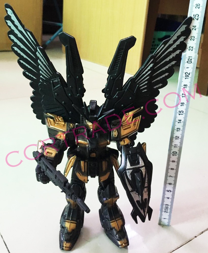 หุ่นกันดั้ม+ปีก มีไฟ 28 ซม.