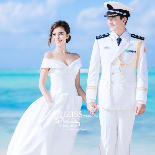 PW455- **พรีออเดอร์เฉพาะชุดผู้หญิง**ชุดแต่งงานเดรสสีขาว ชุดยกน้ำชา ชุดถ่ายพรีเวดดิ้ง (prewedding dress) & ชุดแต่งงานแฟนซี (Fancy wedding dress) "ธีมสีขาว"