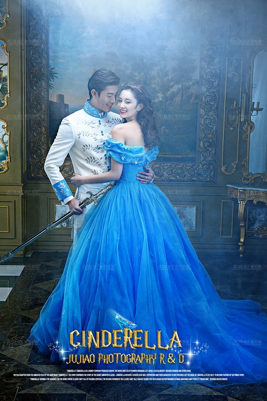 PW357 - **พร้อมส่งเฉพาะชุดผู้ชายค่ะ** ชุดคู่ถ่ายพรีเวดดิ้ง (prewedding dress) & ชุดแต่งงานแฟนซี (Fancy wedding dress)ชายหญิง "ธีมสีเจ้าหญิงสีน้ำเงิน-เจ้าชายชุดสีขาวฟ้า"