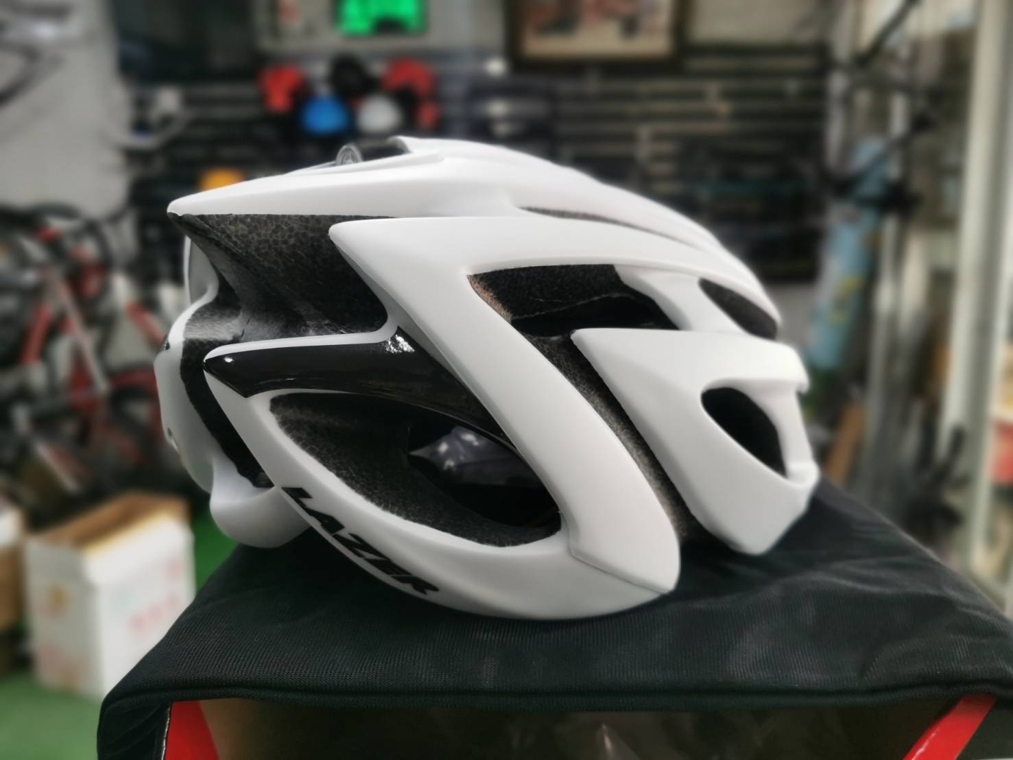 หมวกกันน็อคจักรยาน LAZER รุ่น 02