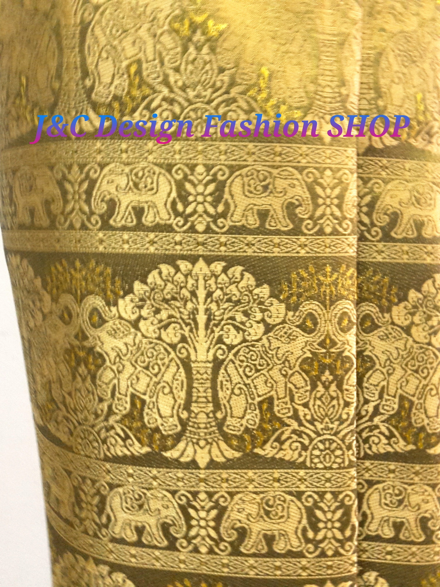 ผ้าถุงฝ้ายสำเร็จรูป กระโปรงผ้าไทยสำเร็จรูปแต่งจีบแบบป้ายเลื่อนตะขอ สีเขียวเหลืองเมทอลลิค