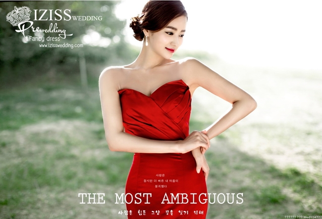 PW426- **พร้อมส่งทั้งเซ็ท**ชุดคู่ถ่ายพรีเวดดิ้ง (prewedding dress) & ชุดแต่งงานแฟนซี (Fancy wedding dress)ชายหญิง "ธีมสีแดง-ดำ"