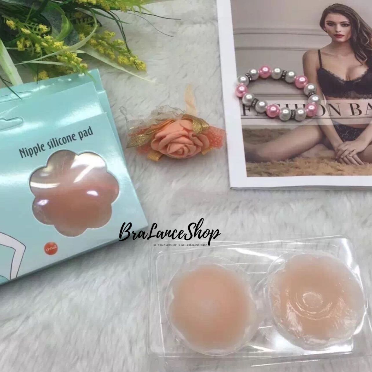 BLS✿J07 ปิดจุกซิลิโคนแบบหนาเว้นช่องกลาง มีกาว