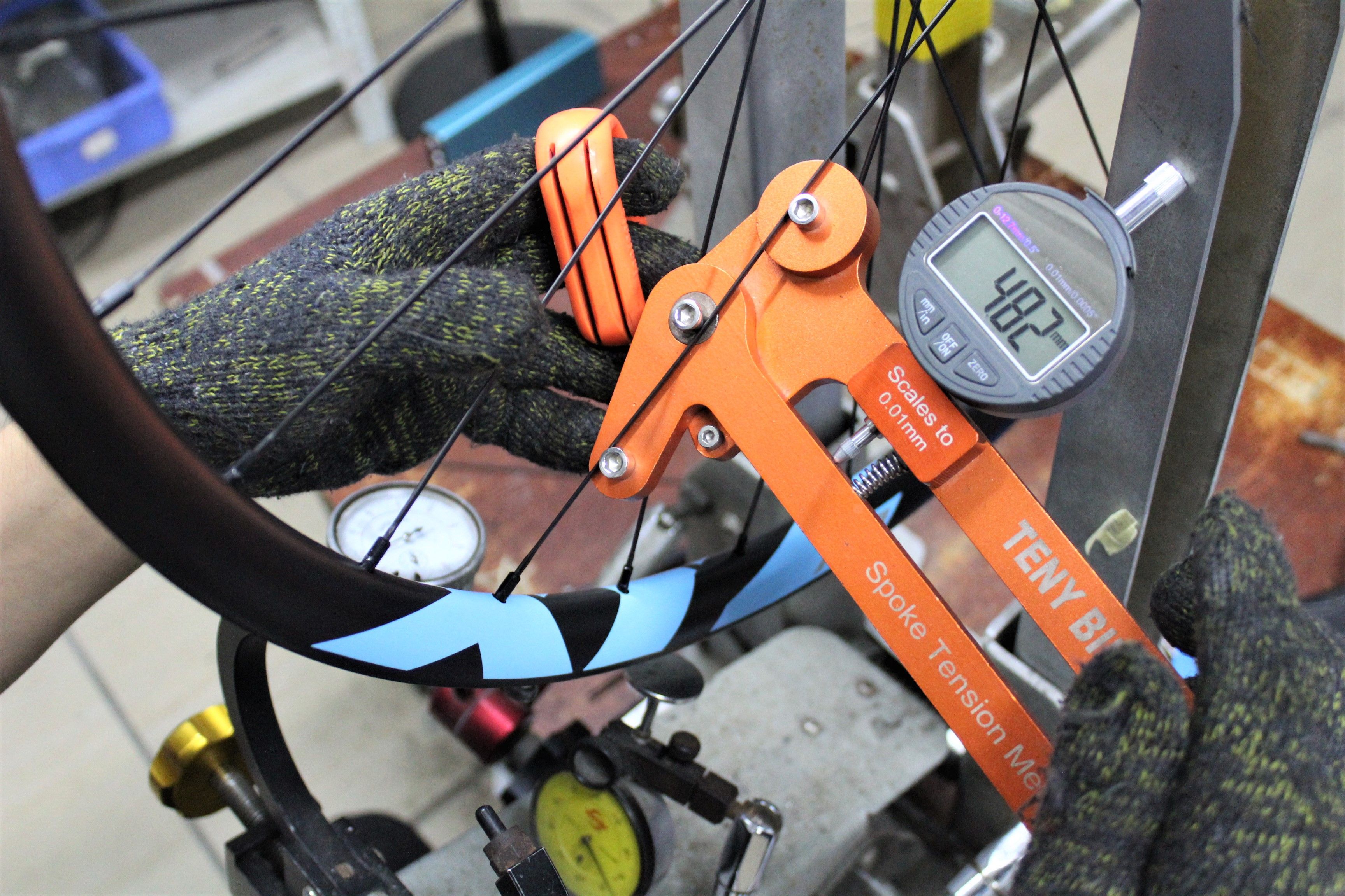 เครื่องมือวัดตึงซี่จักรยานแบบดิจิตอล ยี่ห้อ TENY