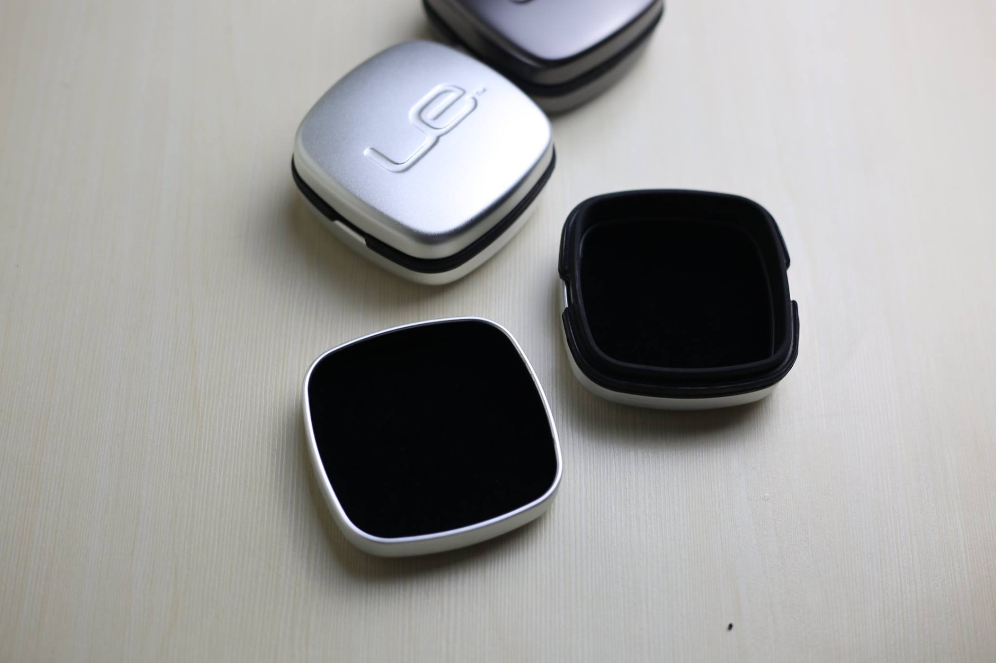 ขาย เคสหูฟัง UE (รุ่นดั้งเดิม) ของแท้ สุดPremium ทำจากอลูมิเนียม บุกำมะหยี่อย่างดี