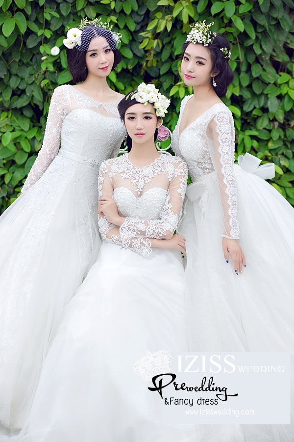 ฺBRL004 **พรีออเดอร์**ชุดแต่งงานสีขาวแขนยาวซีทรูช่วงอกสวยหวาน ประดับลูกไม้ลวดลายหรูหรา พร้อมเข็มขัดรูปโบว์ ต่อด้วยกระโปรงบานฟรุ้งฟริ้ง สวยงามดุจเจ้าหญิง