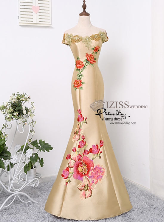 PW495 - **พร้อมส่งสีทอง สีแดงและสีฟ้าค่ะ** ชุดกี่เพ้าสีทอง ชุดคู่ถ่ายพรีเวดดิ้ง (prewedding dress) & ชุดแต่งงานแฟนซี (Fancy wedding dress)ชายหญิง "ธีมสีทอง"