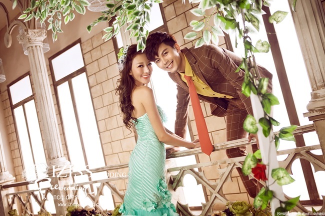 PW161 - **พร้อมส่งเฉพาะชุดผญ.** ชุดคู่ถ่ายพรีเวดดิ้ง (prewedding dress) ชุดคู่รัก & ชุดแต่งงานแฟนซี (Fancy wedding dress)ชายหญิง "ธีมสีเขียวมินต์-น้ำตาลค่ะ""