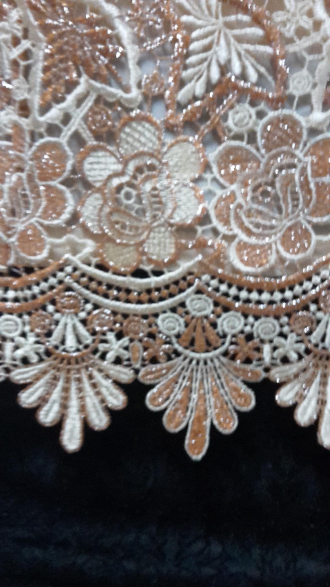 เสื้อลูกไม้สีทอง เสื้อผ้าไทยสีทองน่ารัก จับแมทเสื้อผ้าได้ง่ายทั้งกางเกง กางเกง หรือผ้าถุงไทย