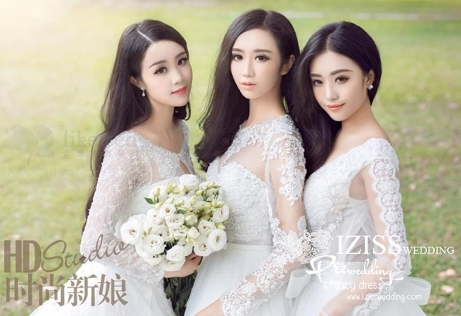 ฺBRL004 **พรีออเดอร์**ชุดแต่งงานสีขาวแขนยาวซีทรูช่วงอกสวยหวาน ประดับลูกไม้ลวดลายหรูหรา พร้อมเข็มขัดรูปโบว์ ต่อด้วยกระโปรงบานฟรุ้งฟริ้ง สวยงามดุจเจ้าหญิง