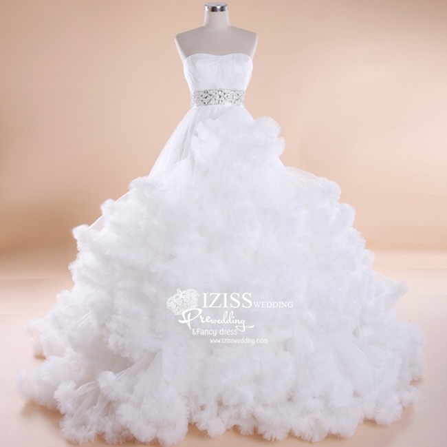 RM020 **พรีออเดอร์ชุดสีขาวหางปกติ/หางยาว**งานตัดเกรด A ชุดราตรีหรูหรา ชุดแต่งงาน ชุดพรีเวดดิ้งสั่งตัดได้ค่ะ งานเกรดพรีเมี่ยม ตัดเย็บปราณีต สวมใส่สวยงามดุจเจ้าหญิง