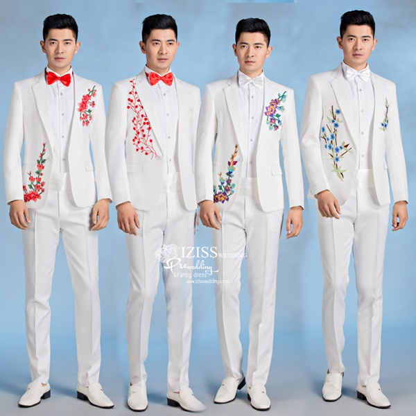 ST068 **พรีออเดอร์**สูทจีนผู้ชายสีขาวแขนยาวลายดอกซากุระสีฟ้า ติดกระดุมสีขาว พร้อมกางเกงสีขาวขาสอบ ชุดสูทเจ้าบ่าว สูทแฟนซี ถ่ายพรีเวดดิ้ง & ชุดแต่งงานแฟนซี (Fancy wedding dress) สูทผู้ชายสีขาว