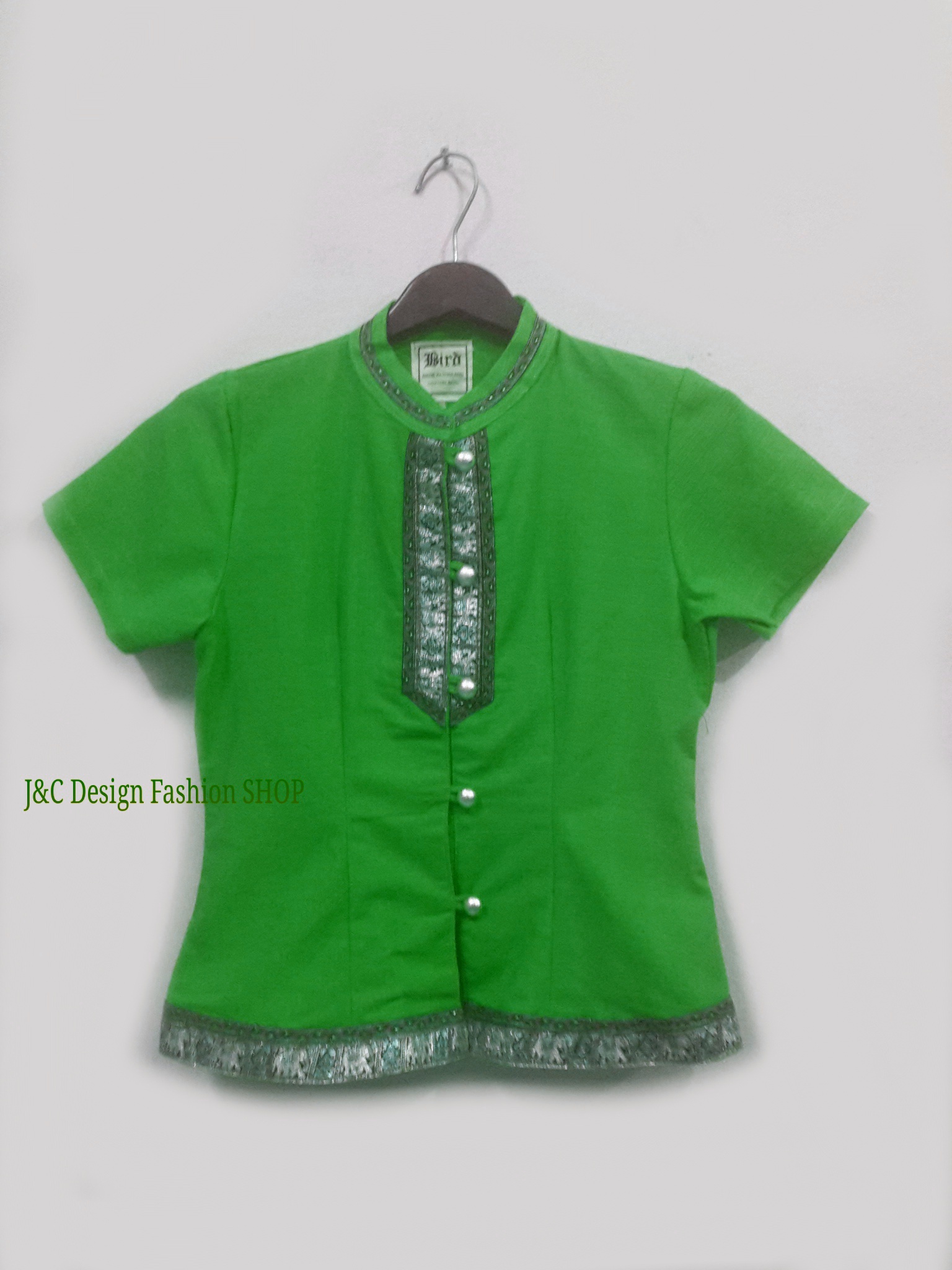 เสื้อผ้าไทยสีเขียว เสื้อผ้าฝ้ายคอจีน เสื้อใส่ผ้าซิ่น เสื้อใส่กับผ้าซิ่น เสื้อผ้าฝ้ายสีแดงคอจีนกระดุมหน้า