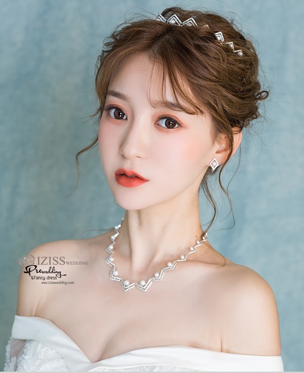 AC030 **พรีออเดอร์**ชุดเทียร่า มงกุฎเพชร ต่างหูและสร้อยคอ ชุดเครื่องประดับเจ้าสาวสวยหรูดุจเจ้าหญิง