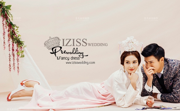 PW369 - **พรีออเดอร์เช่า 3,000 ชุดฮันบกเกาหลีทั้งเซ็ทค่ะ** ชุดคู่ถ่ายพรีเวดดิ้ง (prewedding dress) & ชุดแต่งงานแฟนซี (Fancy wedding dress)ชายหญิง "ธีมสีครีมเขียวอ่อน"