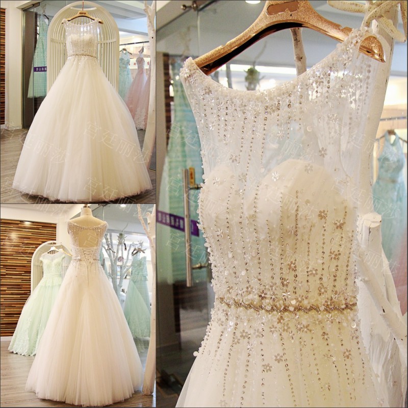 BRL023 **พรีออเดอร์**ชุดแต่งงานหรูหราประดับดอกไม้ผสมเพชรและคริสตัล สวยงามดุจเจ้าหญิง