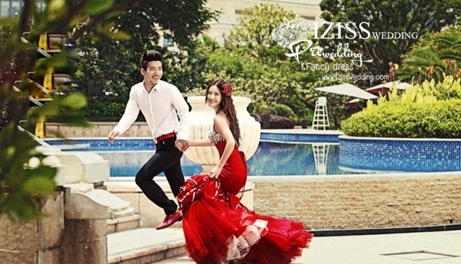 PW057 - **เลิกผลิตค่ะ** ชุดคู่ถ่ายพรีเวดดิ้ง (prewedding dress) & ชุดแต่งงานแฟนซี (Fancy wedding dress)ชายหญิง "ธีมสีแดง-ขาว"