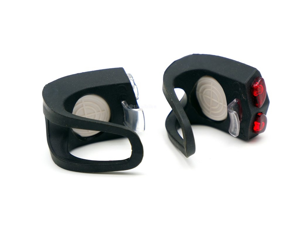 ไฟท้ายจักรยานแบบซิลิโคนใช้ถ่าน Cr2032 ได้ 2 อัน ไฟสีแดง+ไฟสีขาว ไฟจักรยาน