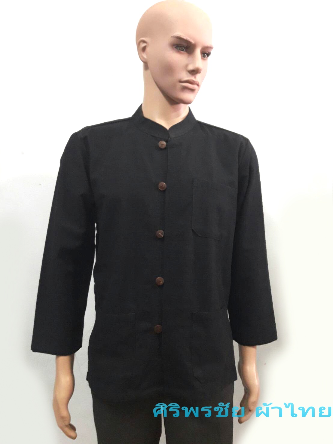 เสื้อผ้าไทยชายสีดำ เสื้อผ้าฝ้ายชายแต่งกระดุมสีดำ เสื้อผ้าพื้นเมืองชายแขนยาวสีดำ เสื้อทำงานคอจีนผ้าไทยชายสีดำ