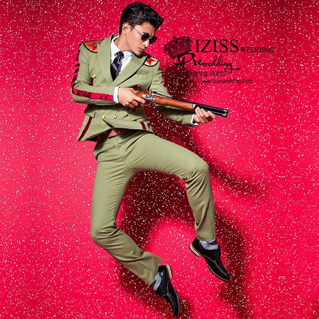 PW411-**พรีออเดอร์**ชุดคู่ถ่ายพรีเวดดิ้ง (prewedding dress) & ชุดแต่งงานแฟนซี (Fancy wedding dress)ชายหญิง "ธีมสีเขียวทหาร"