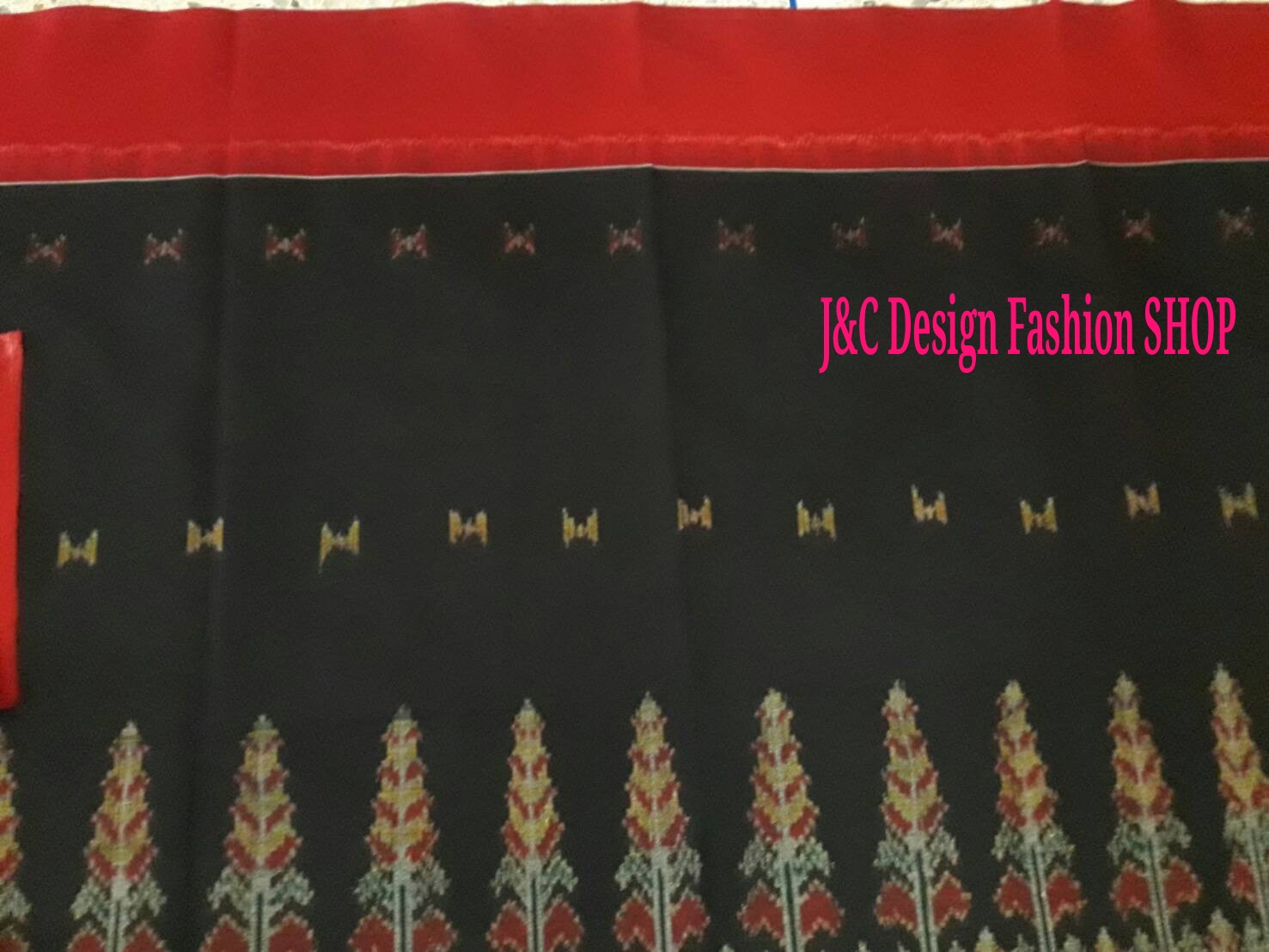 ผ้าซิ่นมัดหมี่ตีนแดง ผ้าซิ่นตีนแดง ผ้าถุงฝ้ายมัดหมี่ตีนแดง ผ้าทอพื้นเมืองบุรีรัมย์ ลายขอนาคเล็ก อัปสรา 2 เมตร