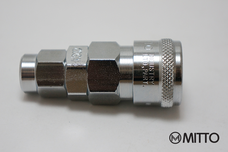 30 SAH ใช้กับท่อ PU ขนาด 8x12 mm. (แบบน็อตล็อค) NUT COUPLER SOCKET