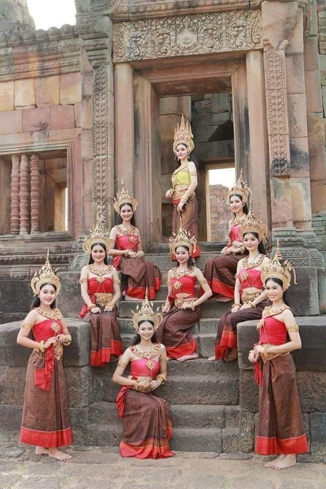 ผ้ามัดหมี่ตีนแดง #ผ้าซิ่นมัดหมี่ตีนแดง #ผ้าถุงฝ้ายมัดหมี่ตีนแดงบุรีรัมย์ #ผ้าทอพื้นเมือง ขนาดยาว 4 เมตร ทำผ้านุ่งโจง ทำผ้าถุง ทำผ้าซิ่น ตัดชุด