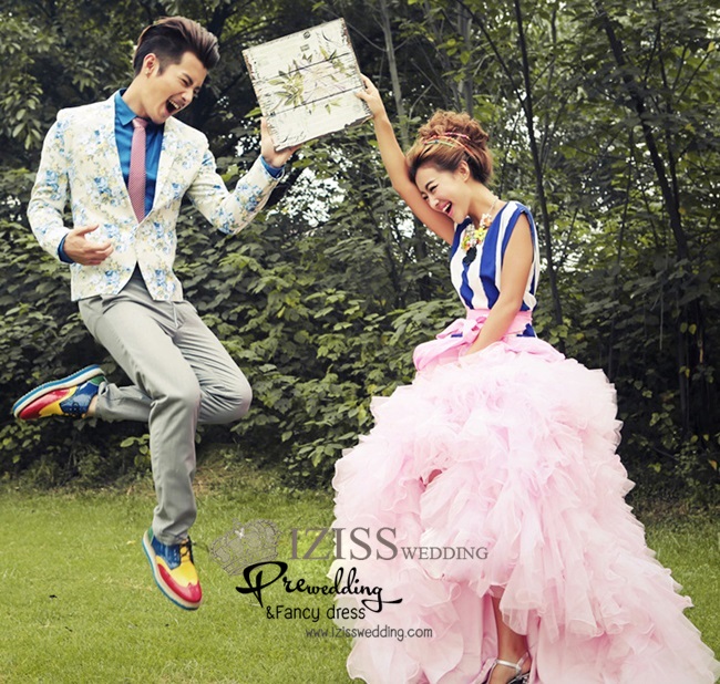 PW072 - **เลิกผลิตค่ะ** ชุดคู่ถ่ายพรีเวดดิ้ง (prewedding dress) & ชุดแต่งงานแฟนซี (Fancy wedding dress)ชายหญิง "ธีมสีชมพู-ฟ้า"