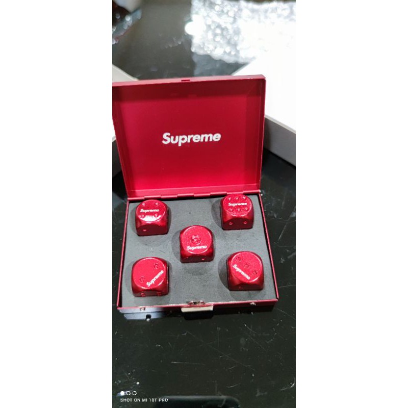 ลูกเต๋าโลหะ supreme ลูกเต๋างานเกรด Top น้ำหนักดี แน่น งานสวยมาก