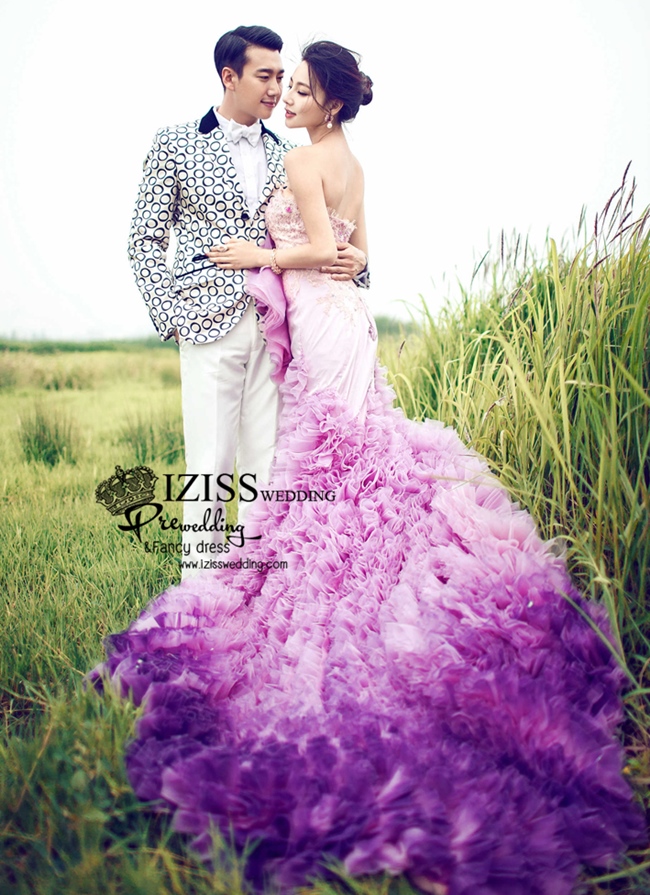 PW427- **พรีออเดอร์**ชุดคู่ถ่ายพรีเวดดิ้ง (prewedding dress) & ชุดแต่งงานแฟนซี (Fancy wedding dress)ชายหญิง "ธีมสีชมพูอมม่วง"
