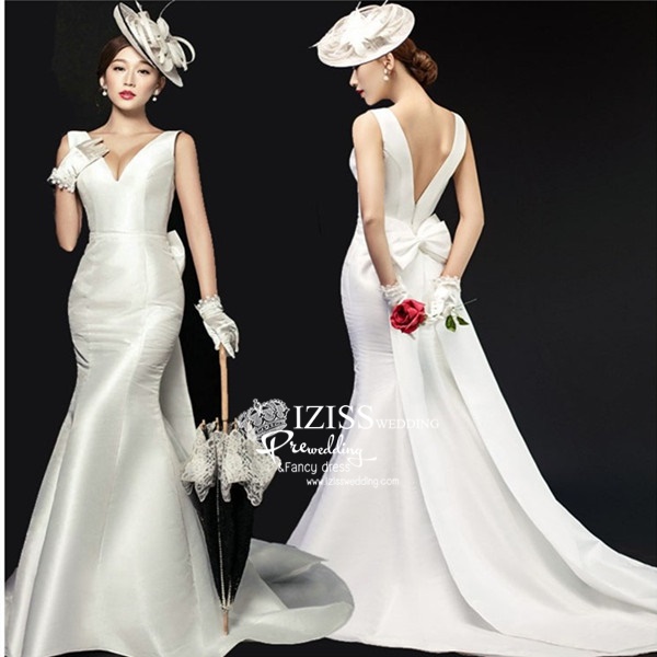 PW492-**พรีออเดอร์**ชุดแต่งงานเดรสสีขาว ชุดยกน้ำชา ชุดถ่ายพรีเวดดิ้ง (prewedding dress) & ชุดแต่งงานแฟนซี (Fancy wedding dress) "ธีมสีขาว"