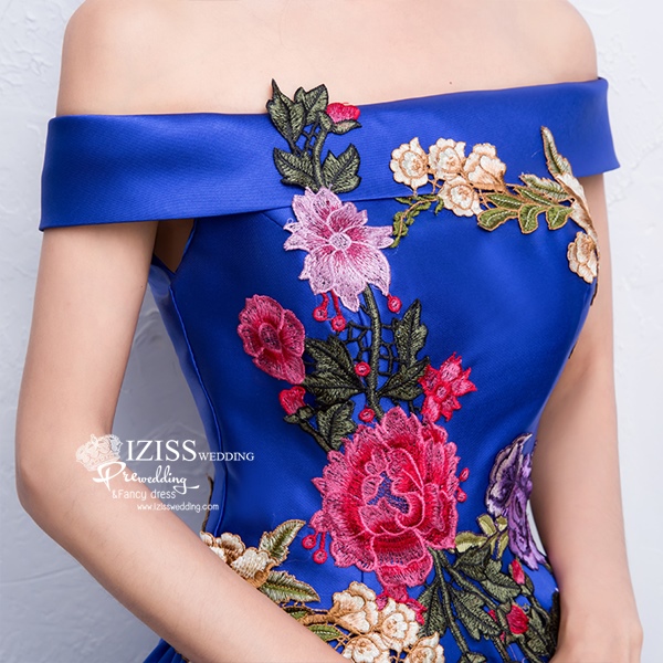 PW541 - **พรีออเดอร์ค่ะ พรีออเดอร์มี 5 สีทั้งสั้น+ยาวค่ะ สีแดง แดงไวน์ เขียว น้ำเงินและม่วงค่ะ** ชุดกี่เพ้าสั้นสีแดง ชุดยกน้ำชา ชุดคู่ถ่ายพรีเวดดิ้ง (prewedding dress) & ชุดแต่งงานแฟนซี (Fancy wedding dress)ชายหญิง "ธีมสีแดง"