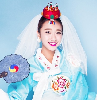 PW373 - **พรีออเดอร์เช่า 5,500 ชุดฮันบกเกาหลีทั้งเซ็ทค่ะ** ชุดคู่ถ่ายพรีเวดดิ้ง (prewedding dress) & ชุดแต่งงานแฟนซี (Fancy wedding dress)ชายหญิง "ธีมสีครีมเขียวอ่อน"