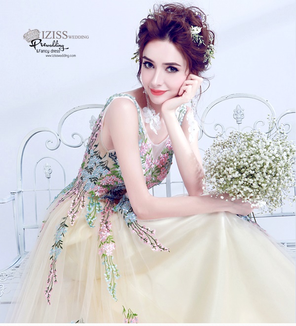 DL027 - **พรีออเดอร์** ชุดราตรี เดรสยาวออกงาน (Night party dresses) ชุดไปงานแต่งงานสวยๆ "ธีมสีครีมปักดอกชมพู "