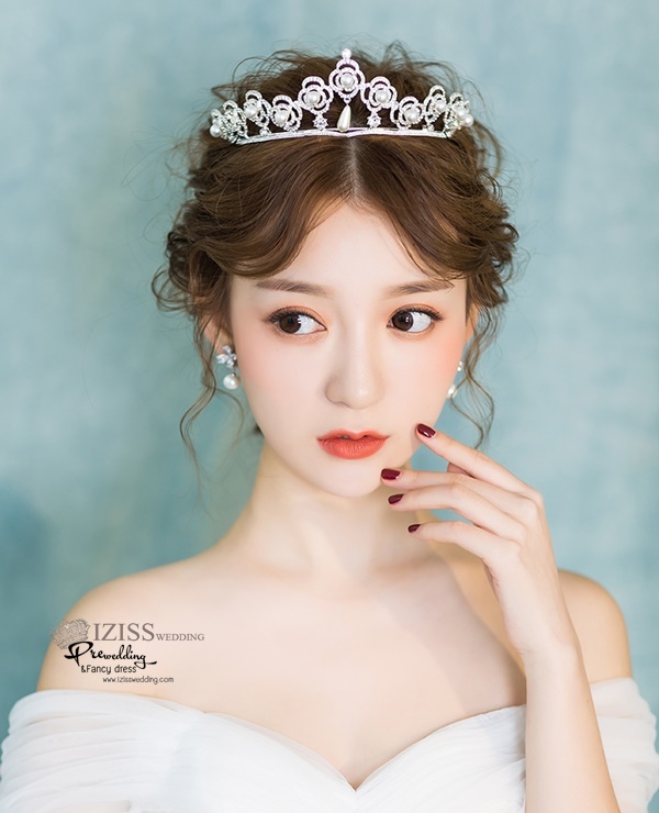 AC026 **พรีออเดอร์**ชุดเทียร่า มงกุฎเพชร พร้อมต่างหู ชุดเครื่องประดับเจ้าสาวสวยหรูดุจเจ้าหญิง