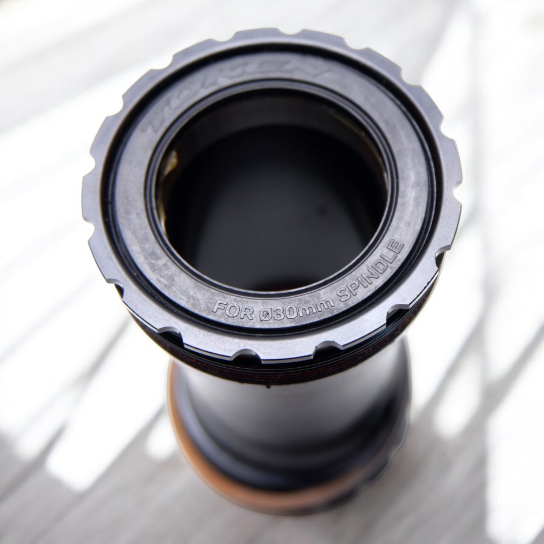 TOKEN T47V386 Zenith – กระโหลกจักรยาน T47 Inboard สำหรับ BB386/392 ขาจาน Ø30มม. | Premium / TBT Bearing