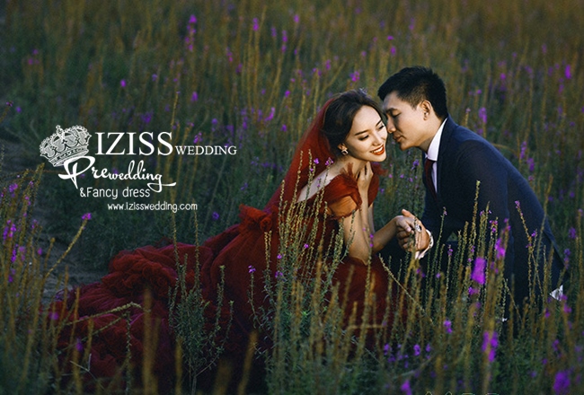 PW433- **พรีออเดอร์**ชุดคู่ถ่ายพรีเวดดิ้ง (prewedding dress) & ชุดแต่งงานแฟนซี (Fancy wedding dress)ชายหญิง "ธีมสีแดง"