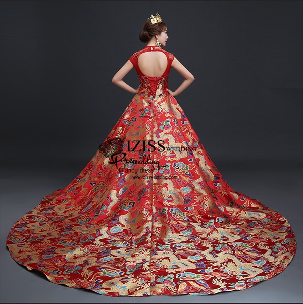 PW534 - **พรีออเดอร์มีแดงกับทองค่ะ** ชุดกี่เพ้าสีแดงทองลายมังกรแขนสั้นประดับเพชรพลอย ชุดยกน้ำชา ชุดคู่ถ่ายพรีเวดดิ้ง (prewedding dress) & ชุดแต่งงานแฟนซี (Fancy wedding dress)ชายหญิง "ธีมสีแดง"